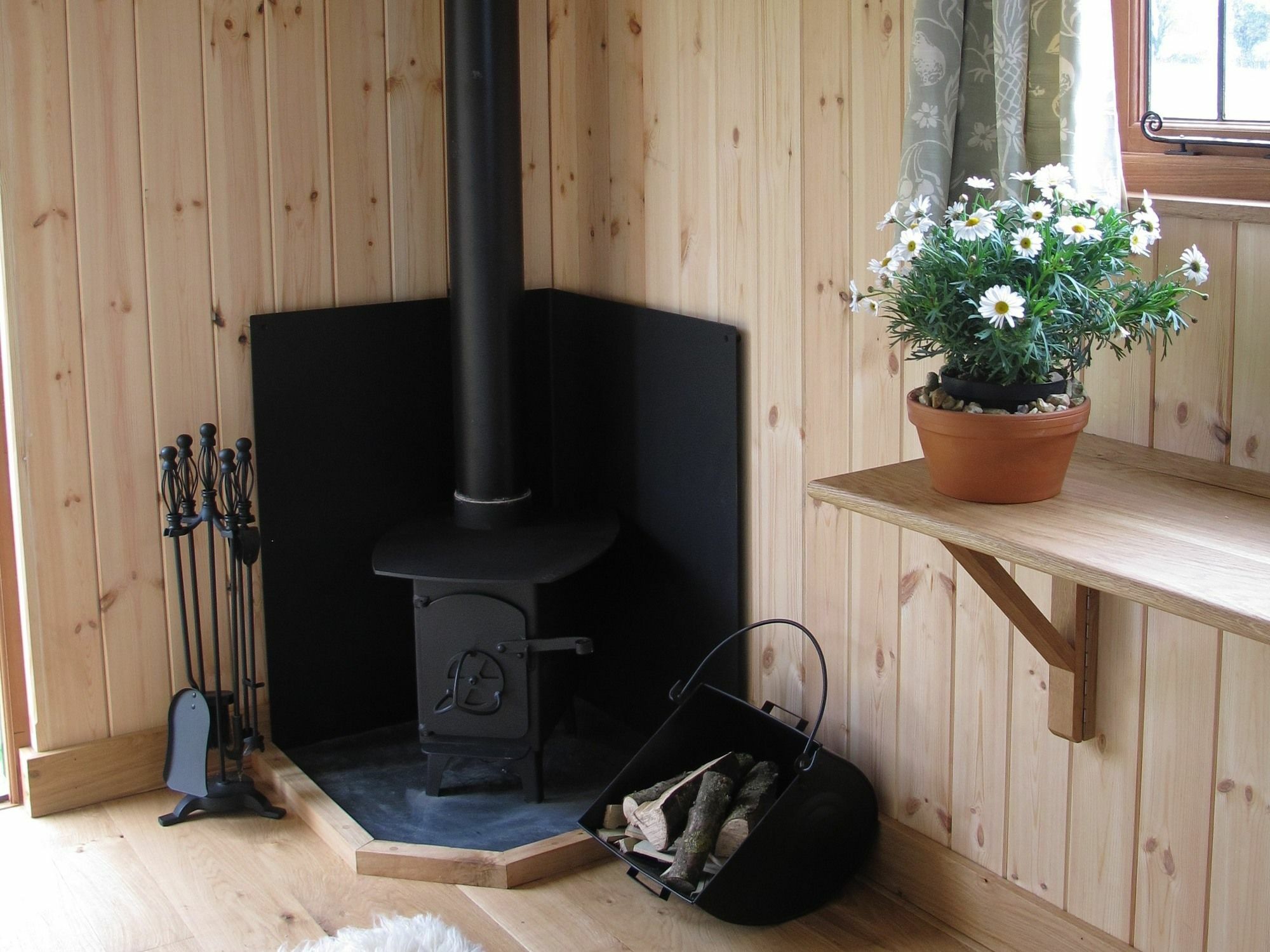 Marshwood Farm B&B And Shepherds Hut Dinton  ภายนอก รูปภาพ